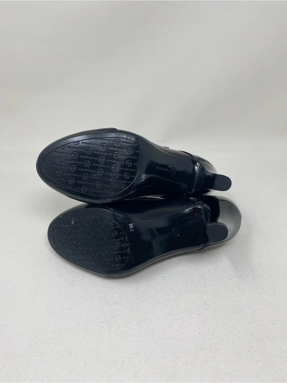 Giani Bernini Vineza Black Patent T-Strap Block Heel Pumps Size 7.5M
